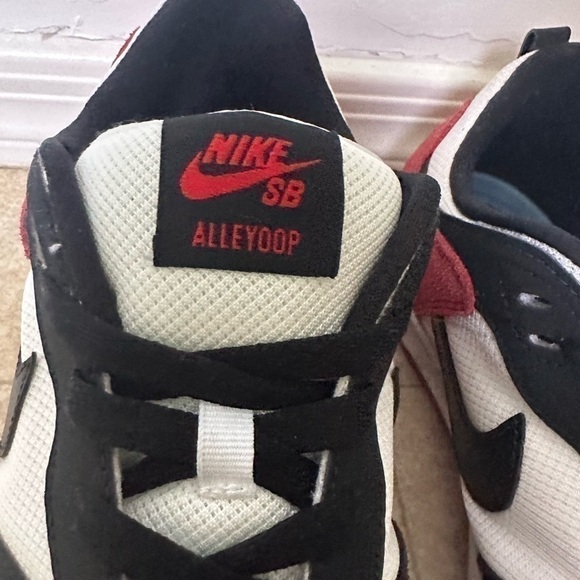 Men’s Nike SB Chicago Alley Oop Shoes Size 11.5 Pre Own as is no box - Picture 2 of 8